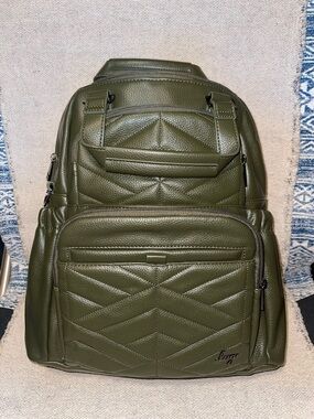 Lug Canter Classic Vegan Leather convertible bag Olive Green/ camo Like New